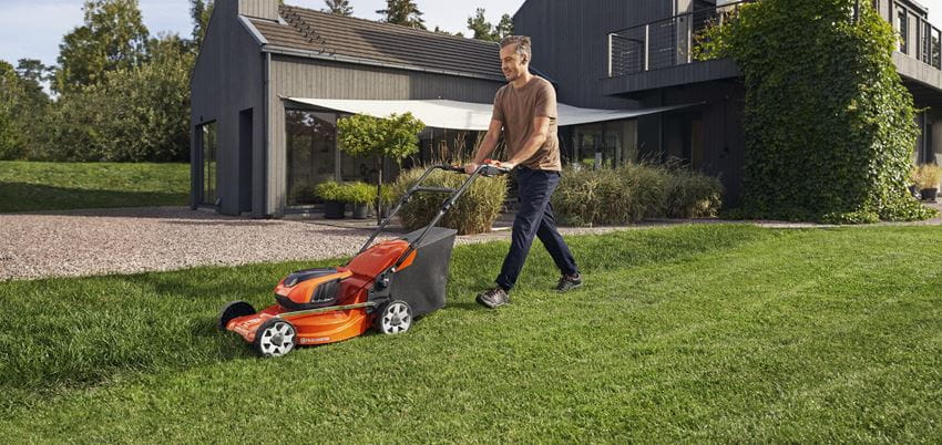 Husqvarna LC 142i Lawn Mower (Skin Only) - Image 4