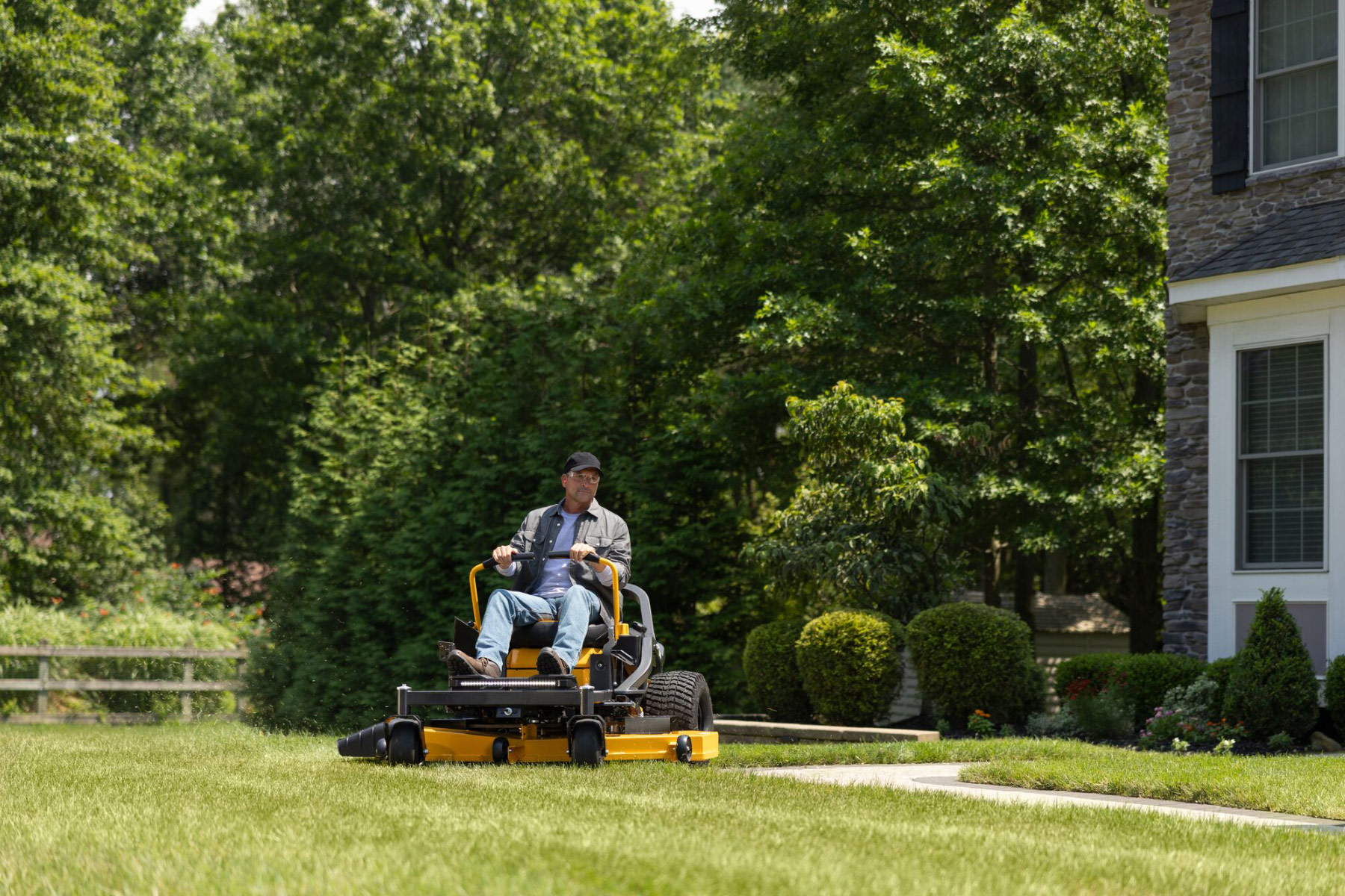Cub Cadet Ultima Z2 46 - Image 13